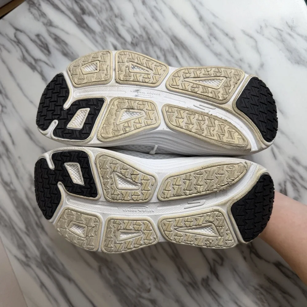 Skechers Women's Max Cushioning Endeavour Canova Sneakers White Walking Size 7